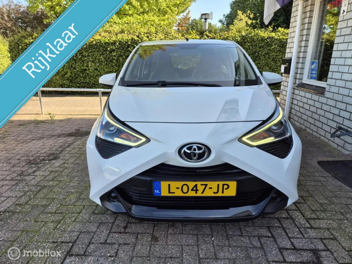 1.0 VVT-i 5drs Carplay/Camera/Cruise/Airco/LED!