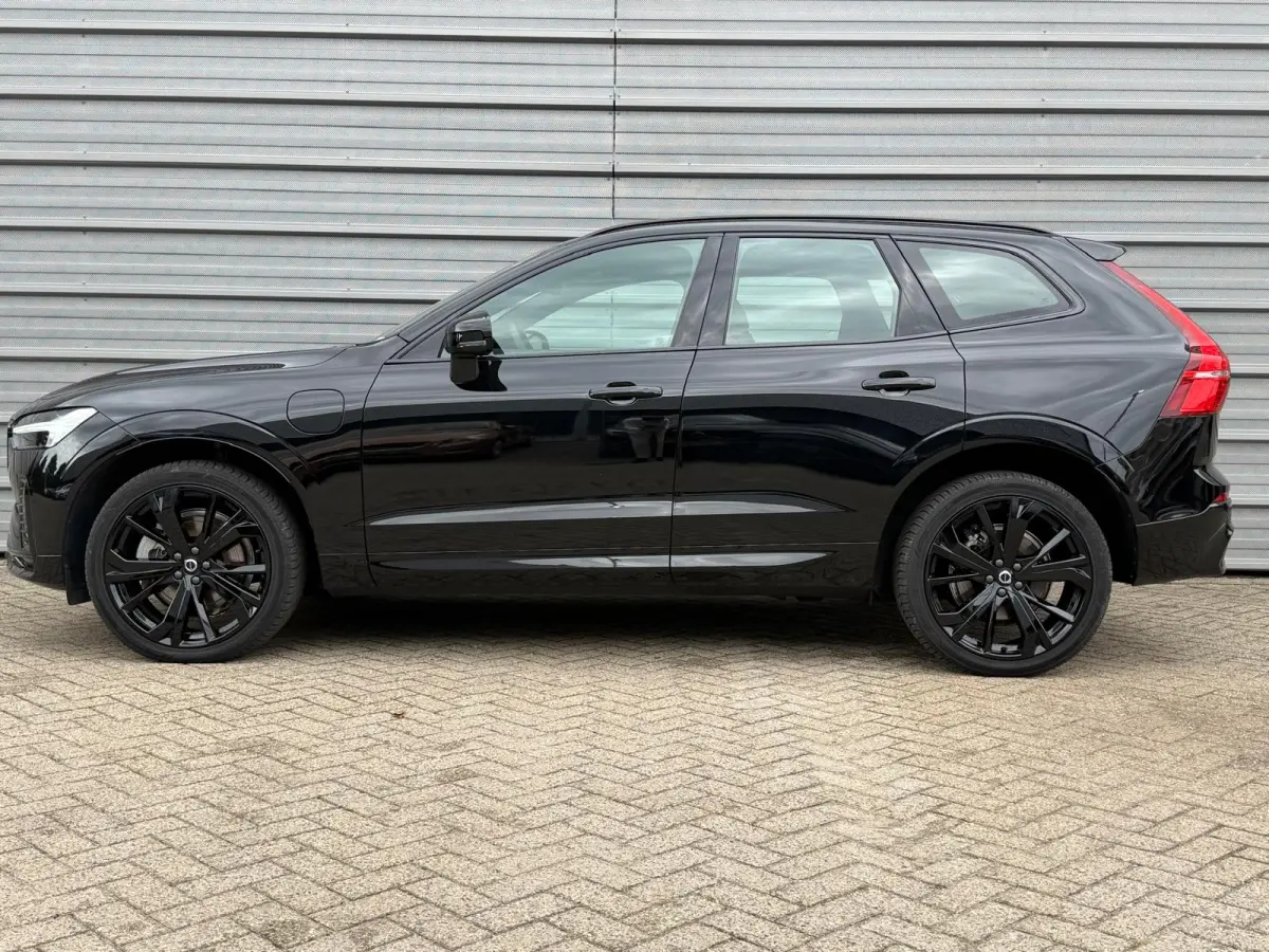 T6 350PK AWD Plus Black Edition | 21 inch | Contourstoelen | Harman Kardon | Nappa