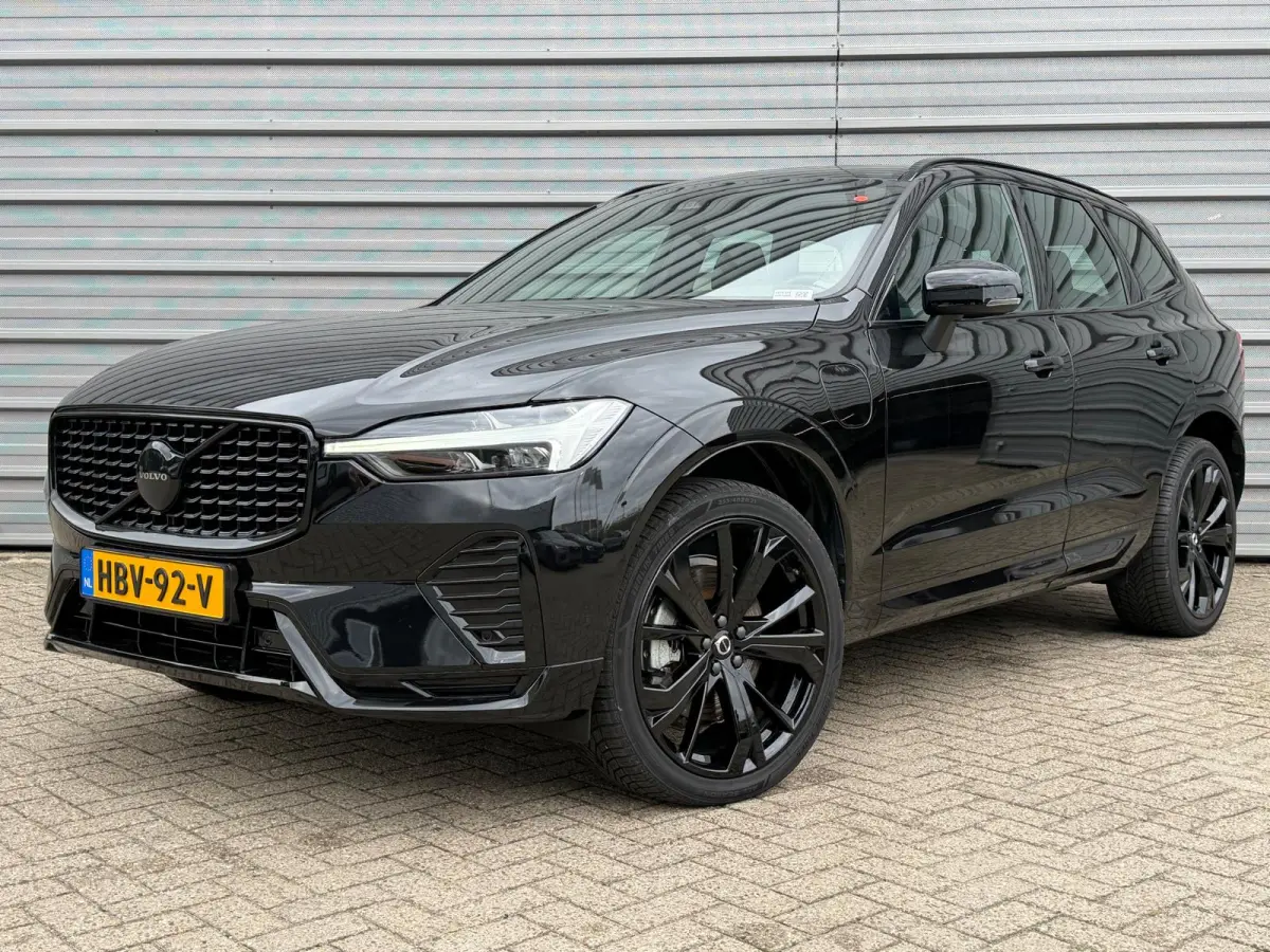 T6 350PK AWD Plus Black Edition | 21 inch | Contourstoelen | Harman Kardon | Nappa