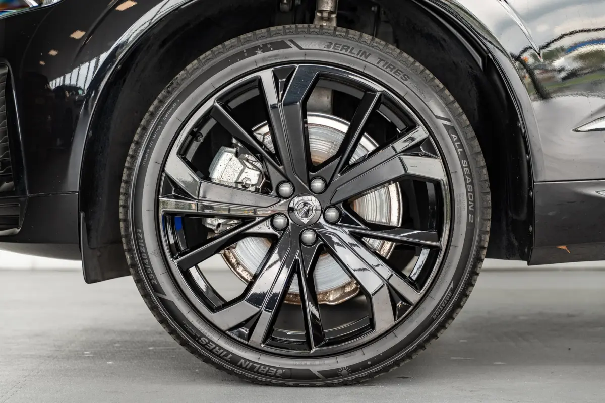 T6 350PK AWD Plus Black Edition | 21 inch | Contourstoelen | Harman Kardon | Nappa