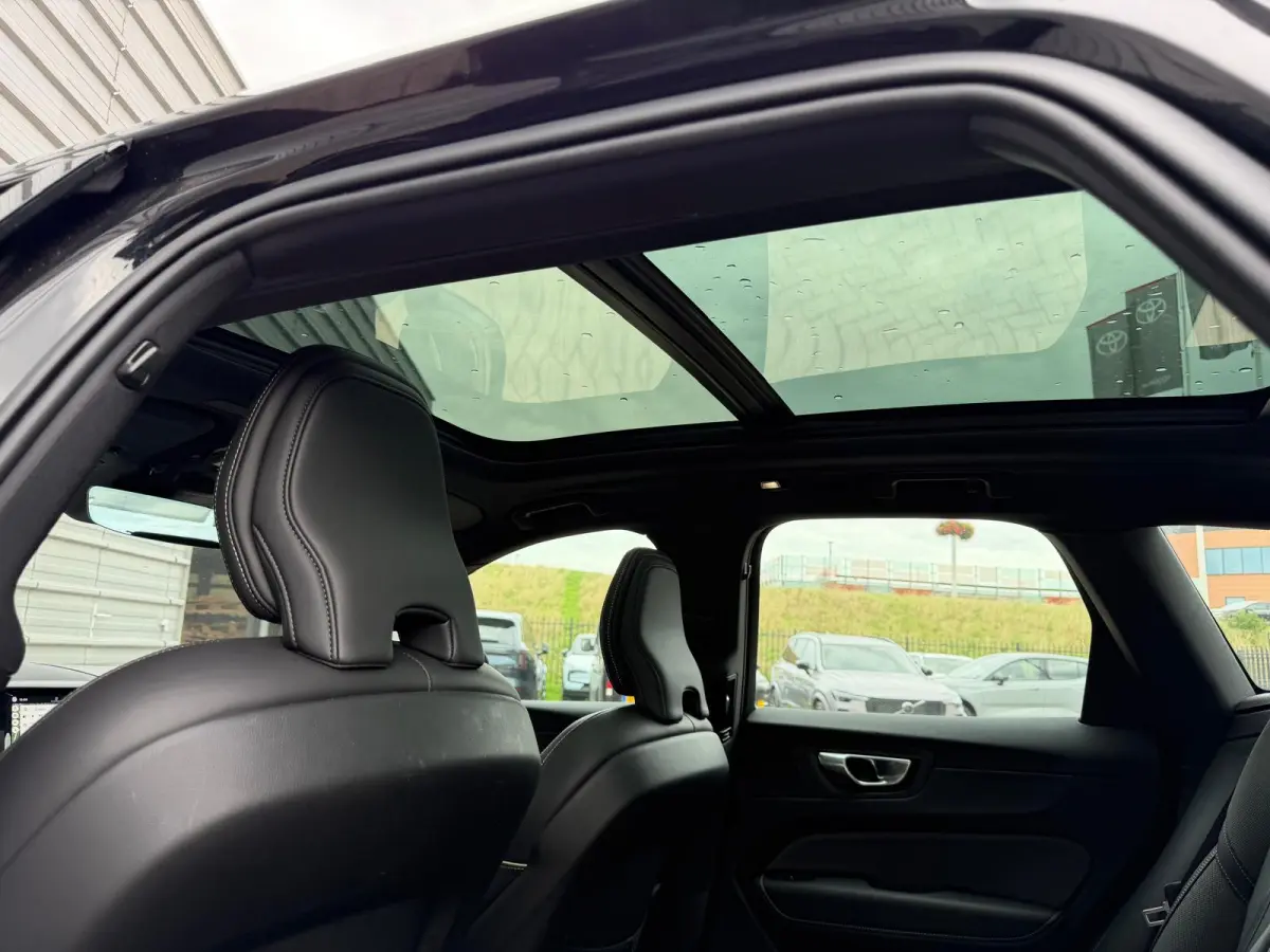 T6 350PK AWD Plus Black Edition | 21 inch | Contourstoelen | Harman Kardon | Nappa