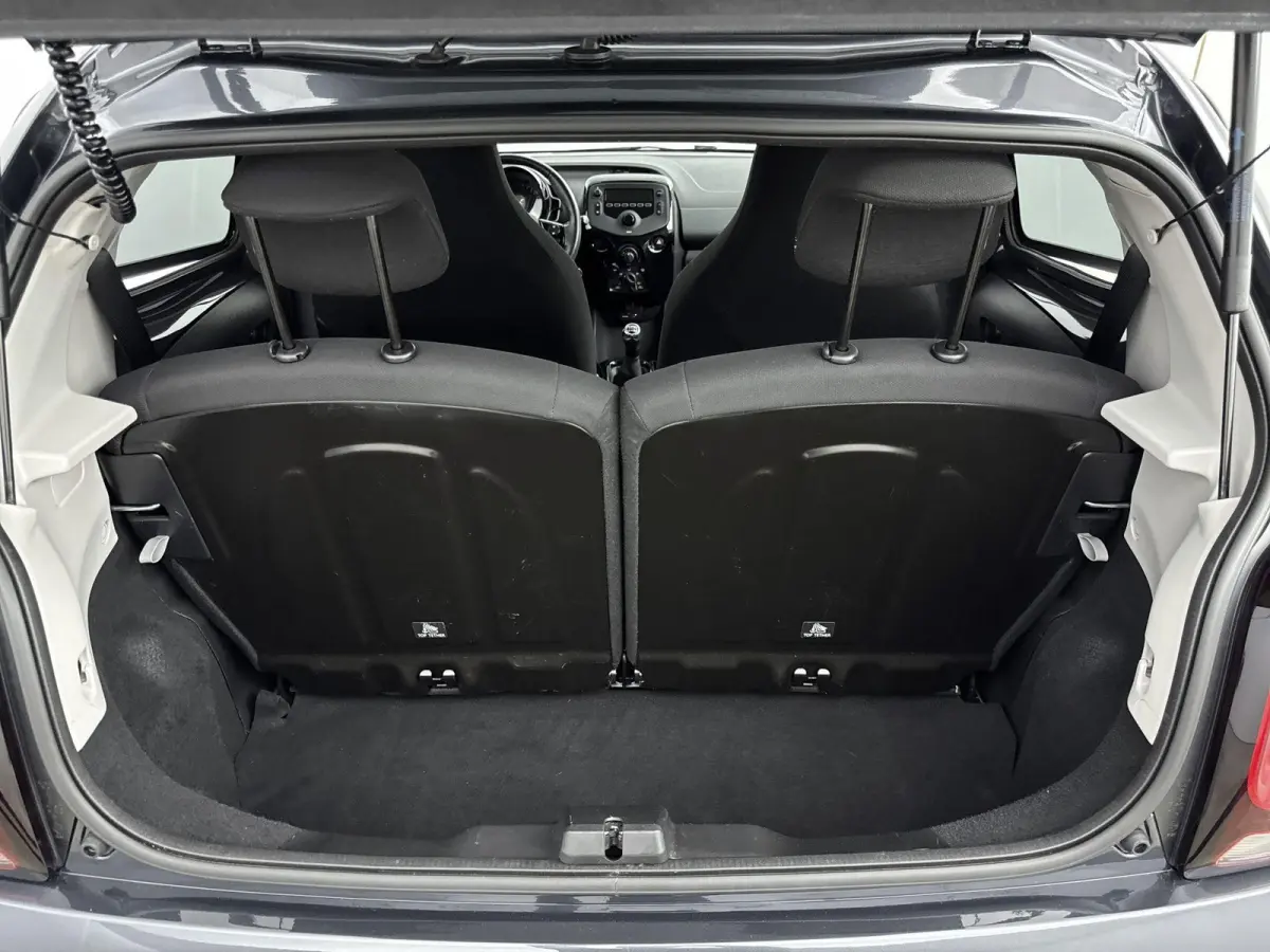 1.0 VTi Feel | Extra getinte ramen achter | Airco | Bluetooth | NL. auto |