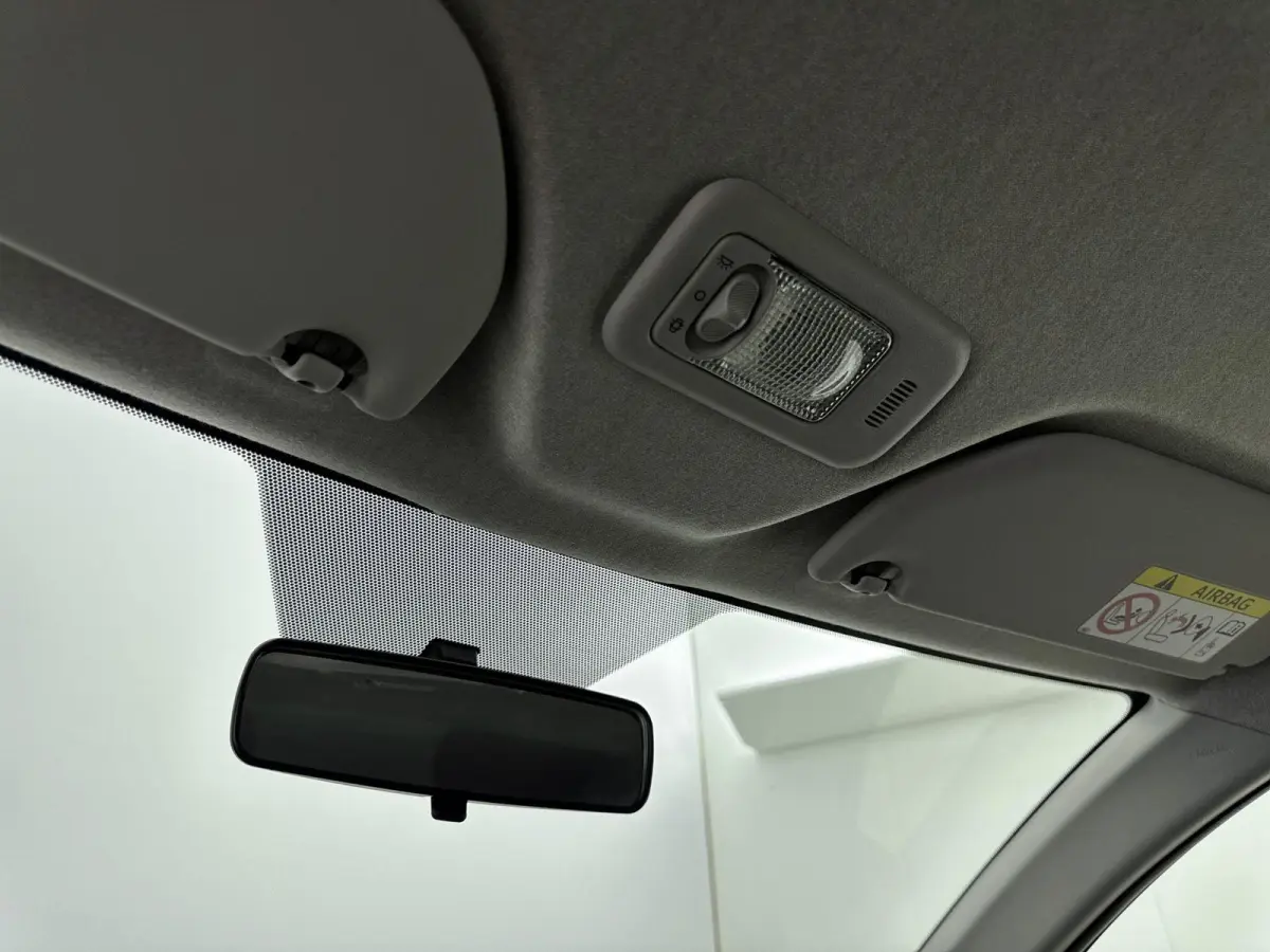 1.0 VTi Feel | Extra getinte ramen achter | Airco | Bluetooth | NL. auto |