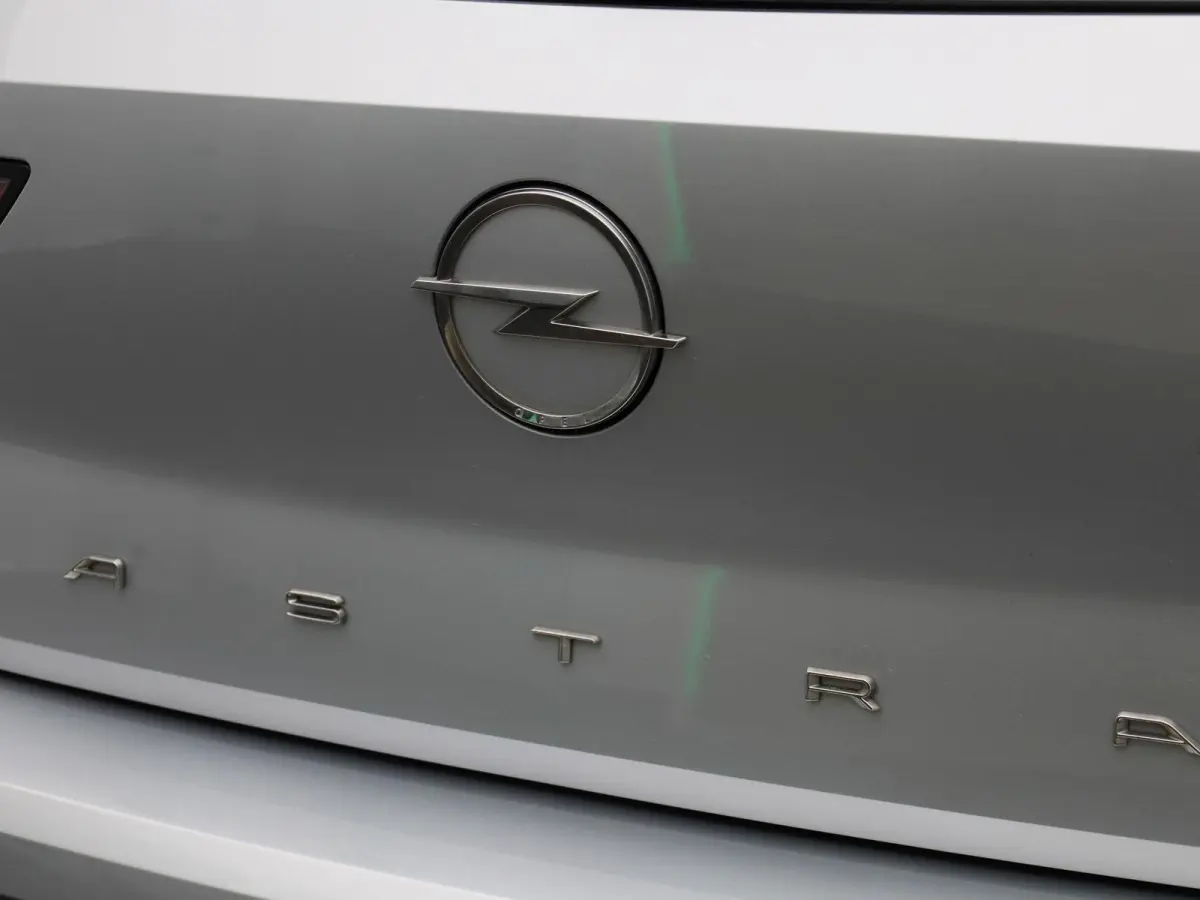 1.2 Business Edition | AUTOMAAT | ACHTERUITRIJCAMERA | APPLE CARPLAY - ANDROID AUTO | STOELVERWARMING | STUURVERWARMING | DIGITAL COCKPIT | LED VERLICHTING | COMFORT STOELEN |