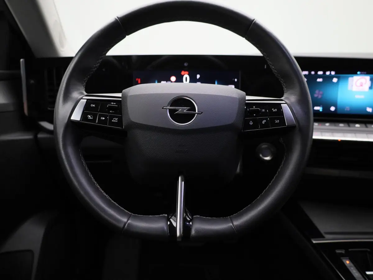 1.2 Business Edition | AUTOMAAT | ACHTERUITRIJCAMERA | APPLE CARPLAY - ANDROID AUTO | STOELVERWARMING | STUURVERWARMING | DIGITAL COCKPIT | LED VERLICHTING | COMFORT STOELEN |