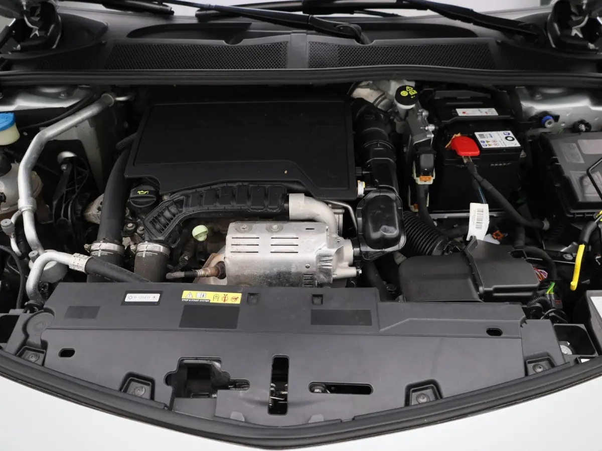 1.2 Business Edition | AUTOMAAT | ACHTERUITRIJCAMERA | APPLE CARPLAY - ANDROID AUTO | STOELVERWARMING | STUURVERWARMING | DIGITAL COCKPIT | LED VERLICHTING | COMFORT STOELEN |