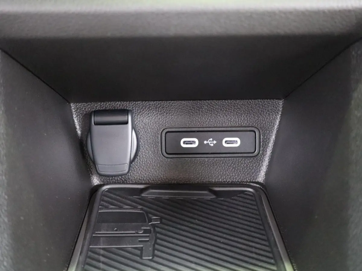 iconic cinq 150 pk comfort range | Harman Kardon | pack safety & advanced driving assist |