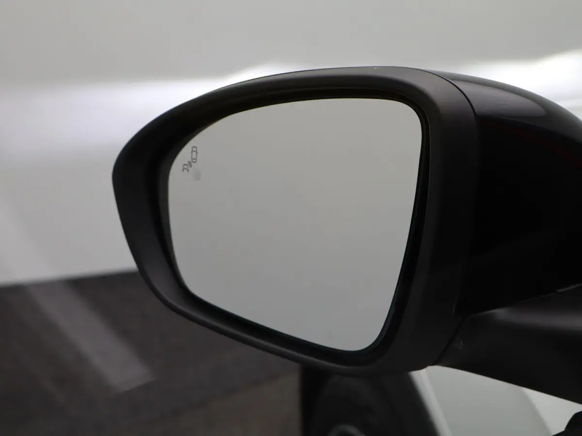 iconic cinq 150 pk comfort range | Harman Kardon | pack safety & advanced driving assist |