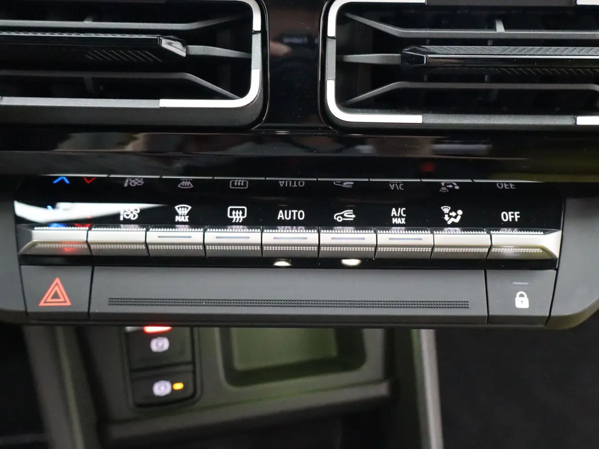 iconic cinq 150 pk comfort range | Harman Kardon | pack safety & advanced driving assist |