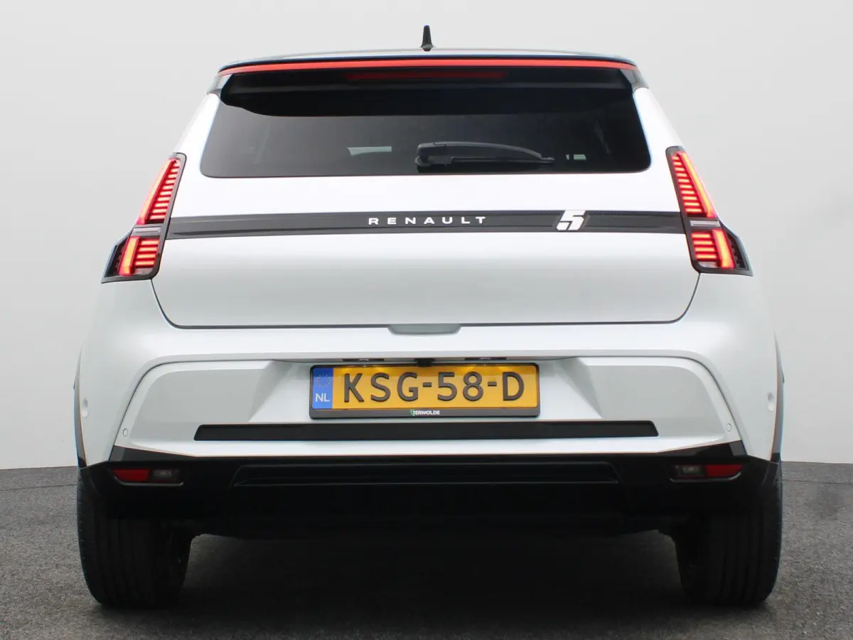 iconic cinq 150 pk comfort range | Harman Kardon | pack safety & advanced driving assist |