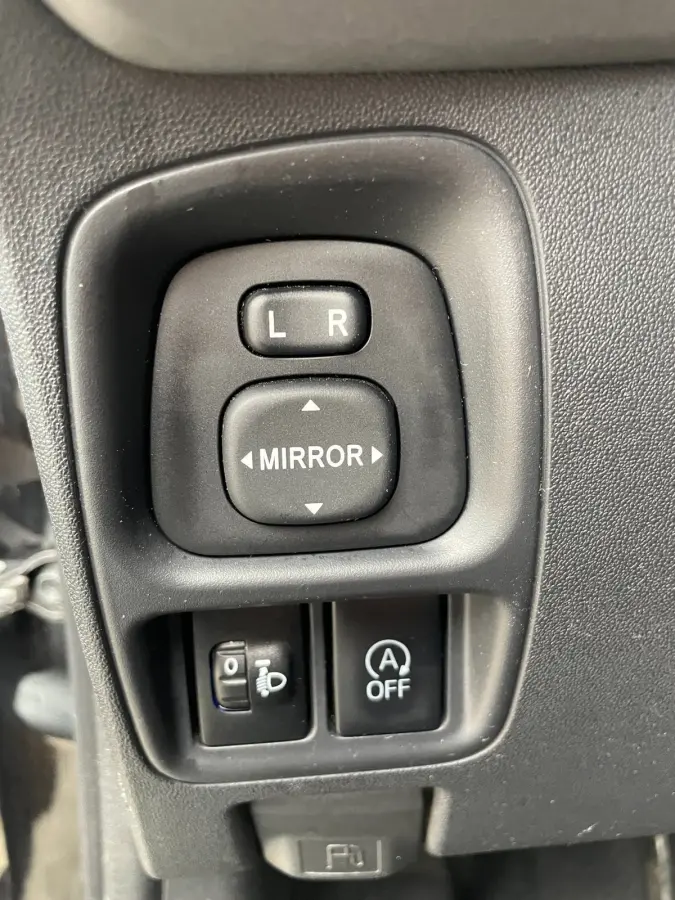 1.0 VVT-i x-play limited | Org. NL-auto | Groot scherm | Camera.