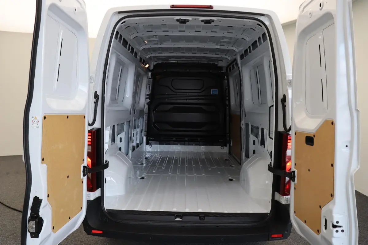 T35 2.0 dCi 130 L3H2 Advance | Airco | Handgeschakeld | Apple Carplay |