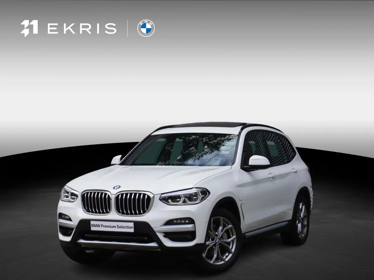 xDrive30e | High Executive | Trekhaak met elektrisch wegklapbare kogel | Achteruitrijcamera | Driving Assistant | HiFi System | Stuurwielrand Verwarmd |