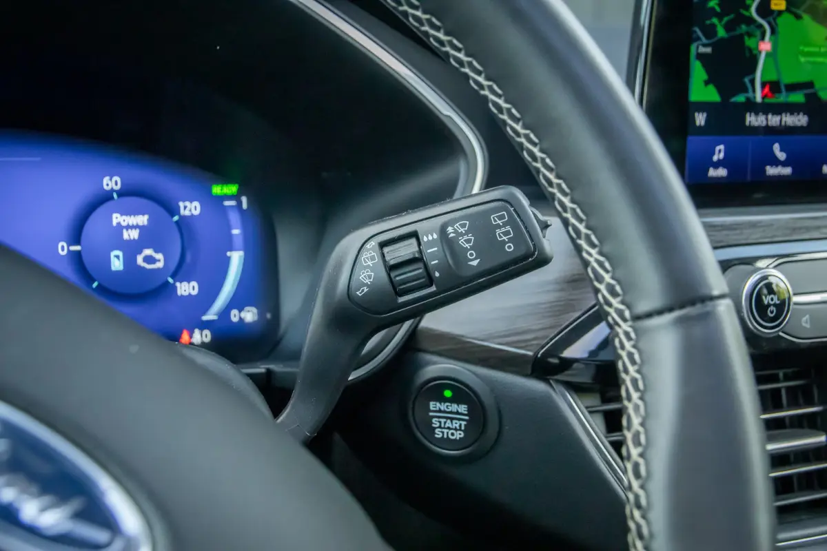 2.5 PHEV Vignale | 100 % dealer o.h. | Trekhaak | Panoramadak | Adaptieve cruise | Head-up display | B&O Audio | Winter-pack | Memory-seat | Dodehoek detectie