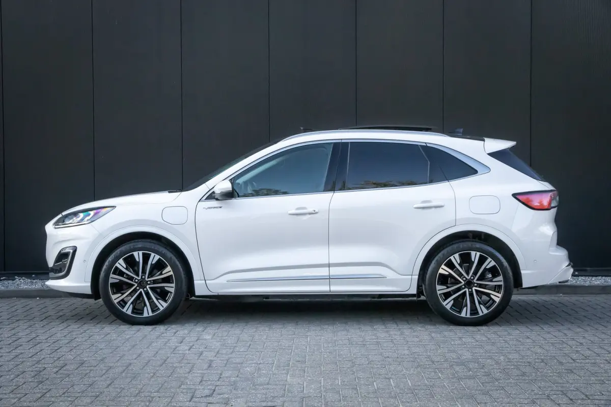 2.5 PHEV Vignale | 100 % dealer o.h. | Trekhaak | Panoramadak | Adaptieve cruise | Head-up display | B&O Audio | Winter-pack | Memory-seat | Dodehoek detectie