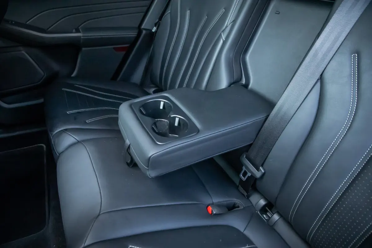 2.5 PHEV Vignale | 100 % dealer o.h. | Trekhaak | Panoramadak | Adaptieve cruise | Head-up display | B&O Audio | Winter-pack | Memory-seat | Dodehoek detectie