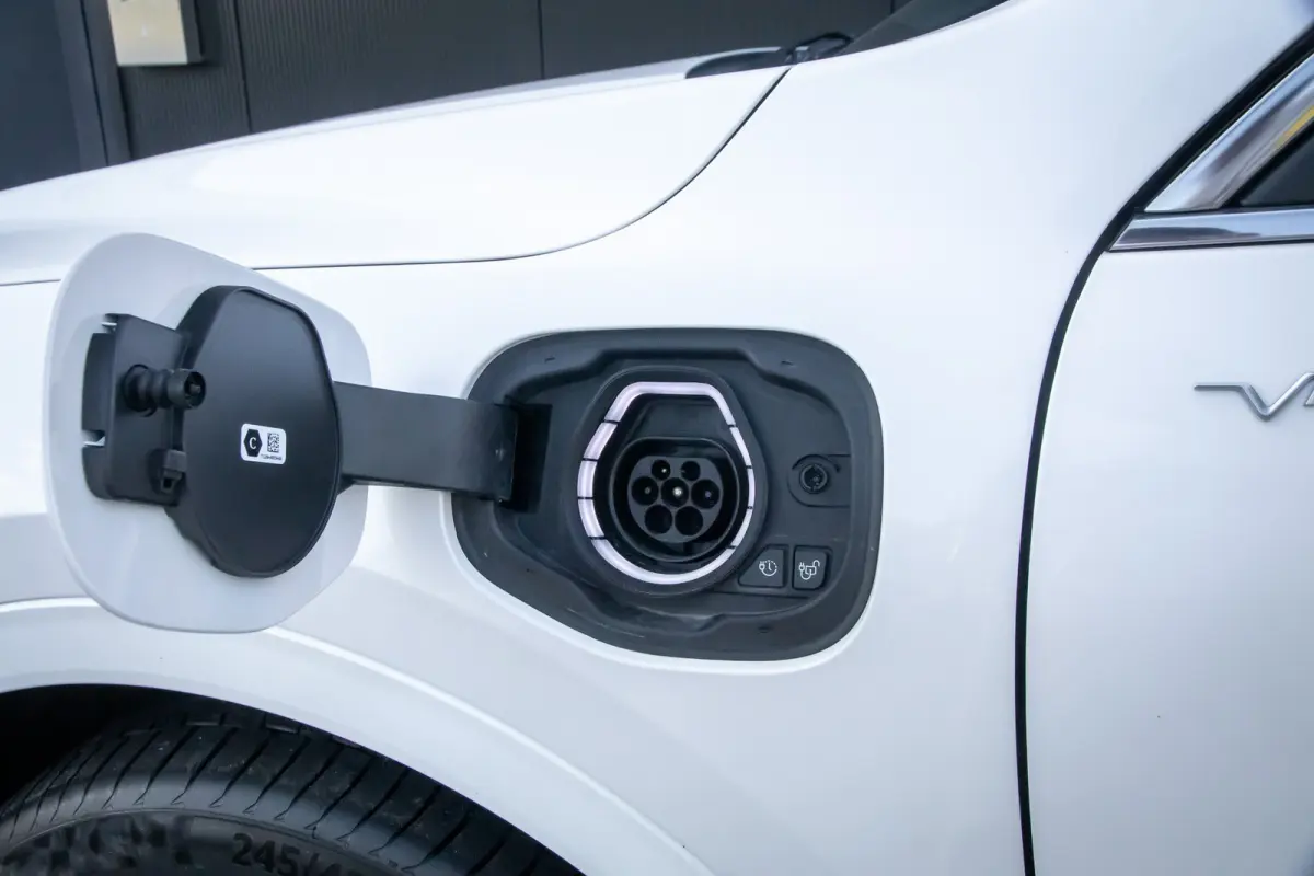 2.5 PHEV Vignale | 100 % dealer o.h. | Trekhaak | Panoramadak | Adaptieve cruise | Head-up display | B&O Audio | Winter-pack | Memory-seat | Dodehoek detectie