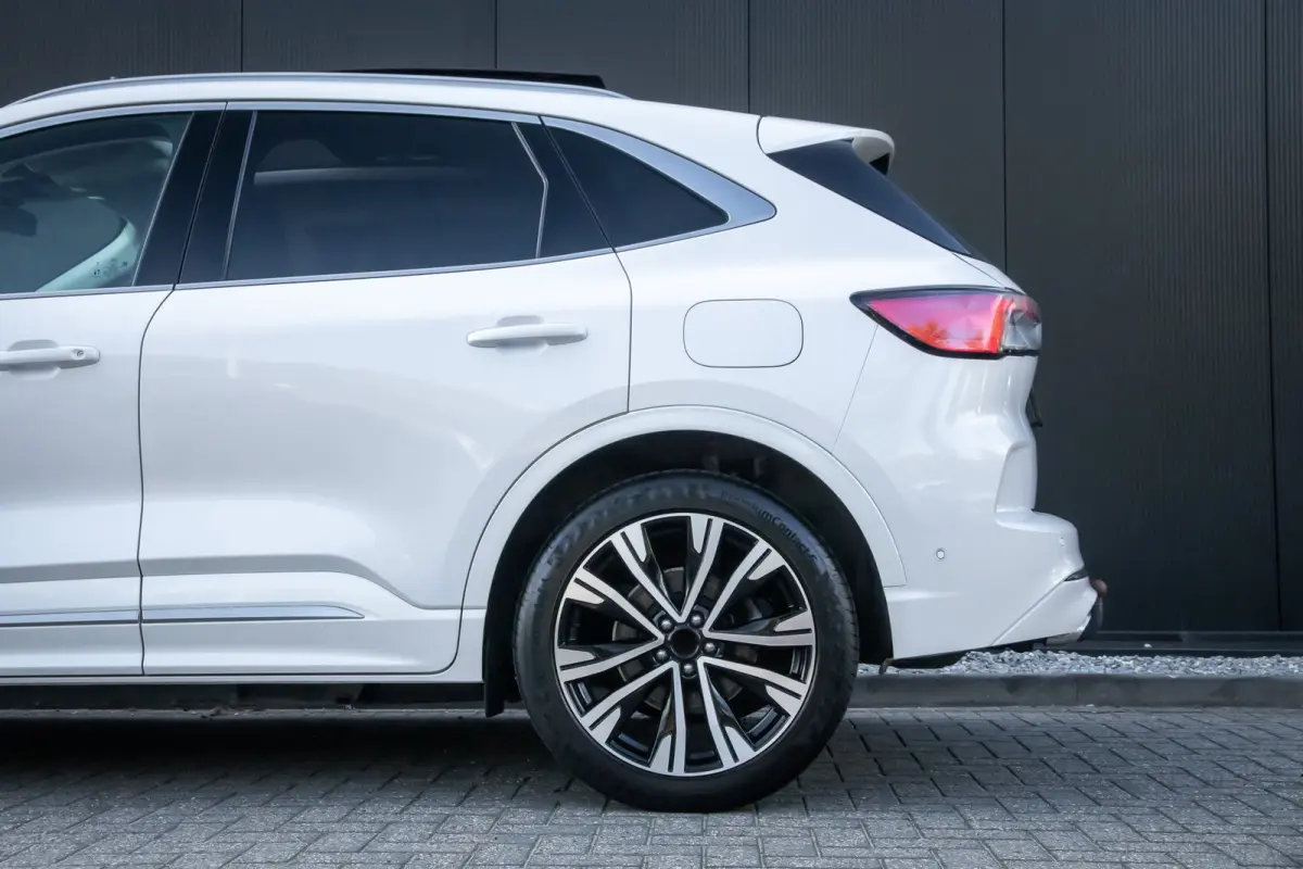 2.5 PHEV Vignale | 100 % dealer o.h. | Trekhaak | Panoramadak | Adaptieve cruise | Head-up display | B&O Audio | Winter-pack | Memory-seat | Dodehoek detectie