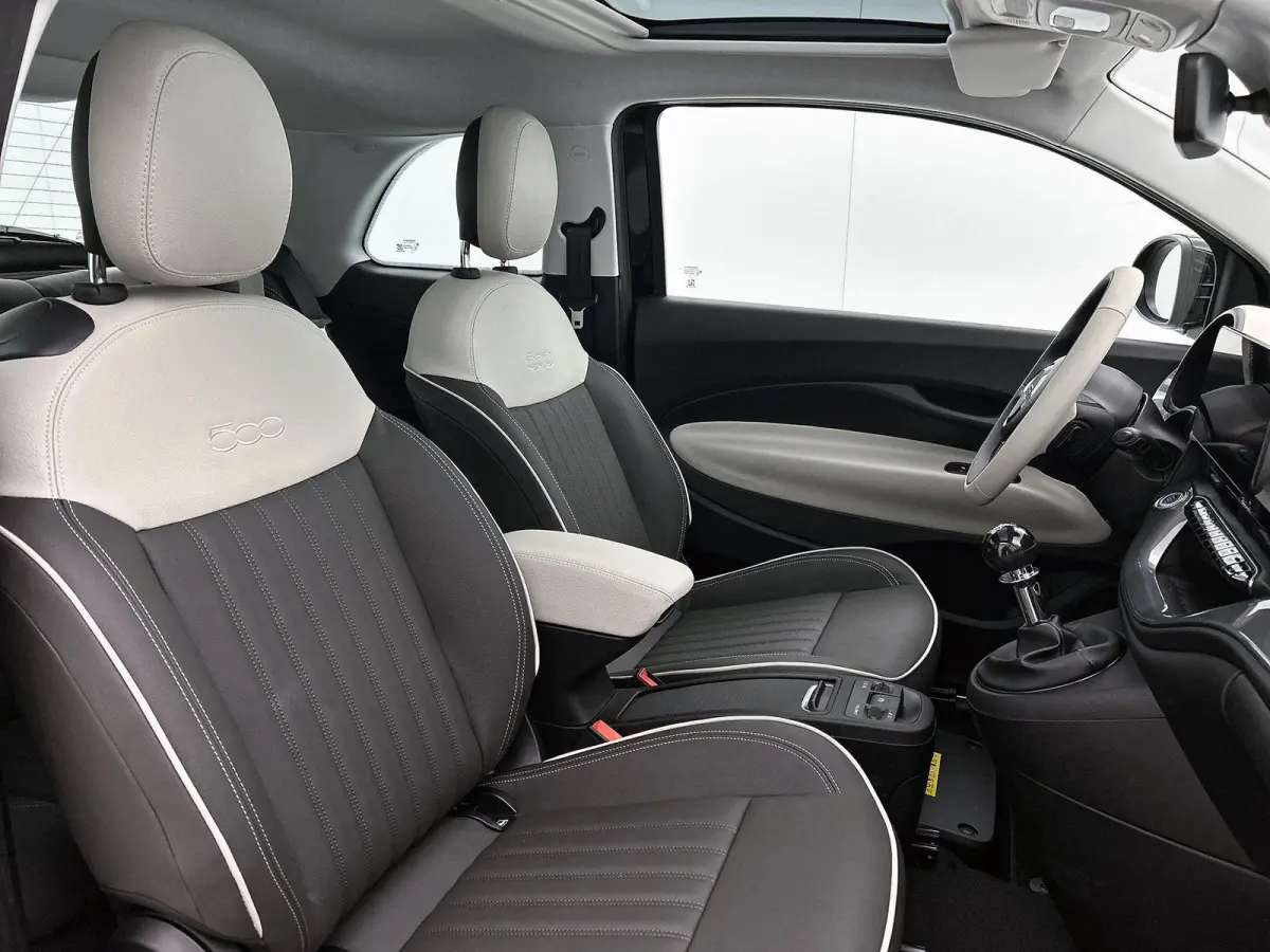 1.0 65pk Hybrid La Prima | VOORRAAD VOORDEEL | Climate Control | Apple CarPlay/Android Auto | 16'' LM velgen | Glazendak | Camera | Cruise Control | Stoelverwarming | LED |