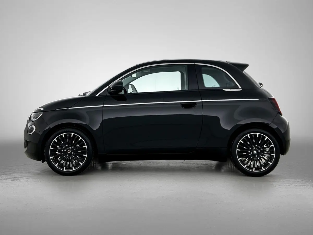 1.0 65pk Hybrid La Prima | VOORRAAD VOORDEEL | Climate Control | Apple CarPlay/Android Auto | 16'' LM velgen | Glazendak | Camera | Cruise Control | Stoelverwarming | LED |