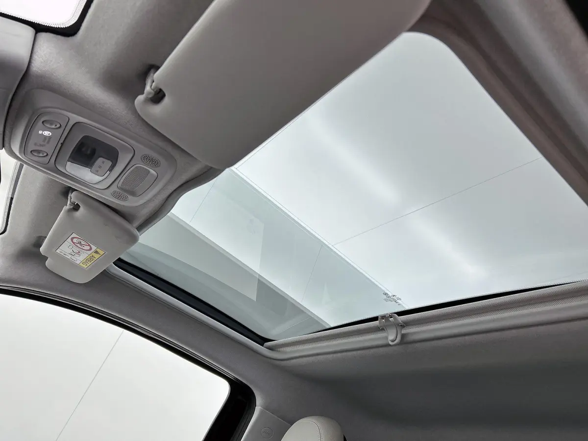 1.0 65pk Hybrid La Prima | VOORRAAD VOORDEEL | Climate Control | Apple CarPlay/Android Auto | 16'' LM velgen | Glazendak | Camera | Cruise Control | Stoelverwarming | LED |