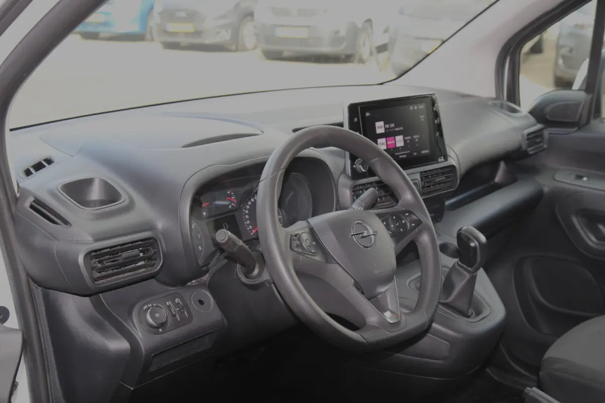 1.5D 102Pk Edition / Navi / Carplay / Multi stuur