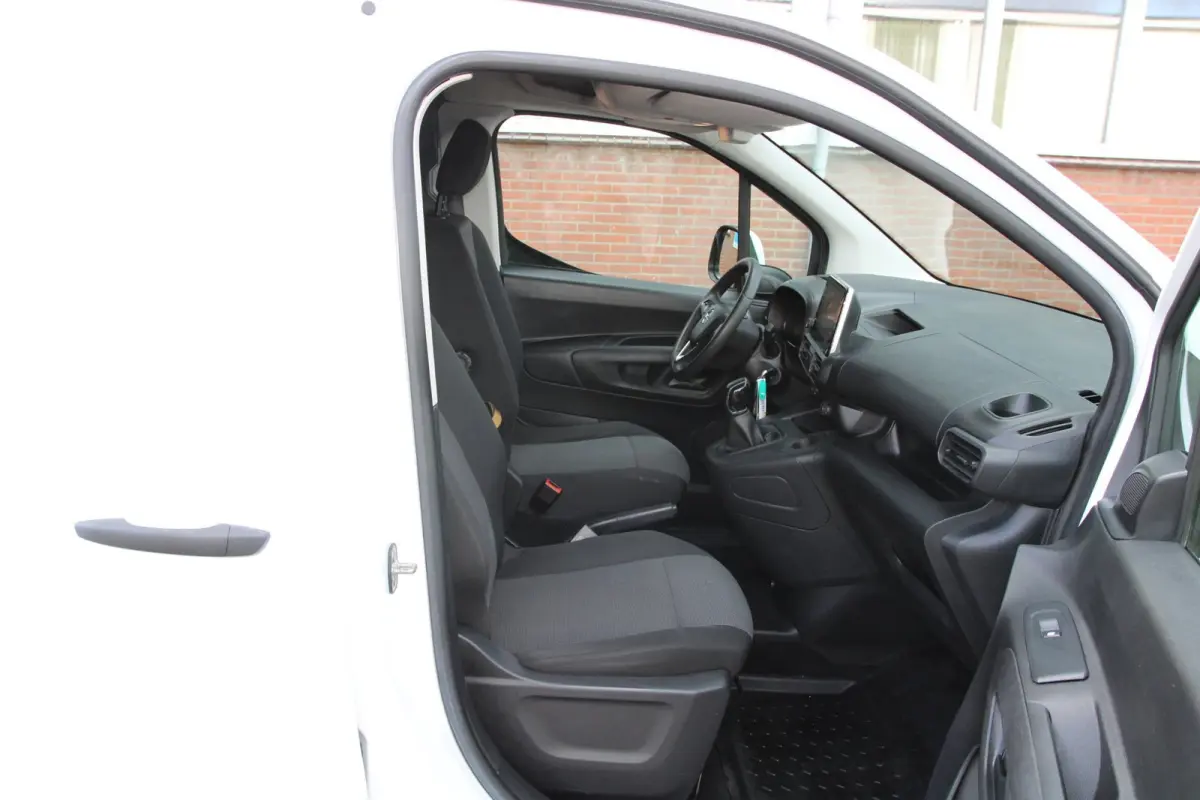 1.5D 102Pk Edition / Navi / Carplay / Multi stuur