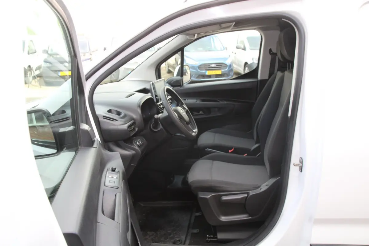 1.5D 102Pk Edition / Navi / Carplay / Multi stuur