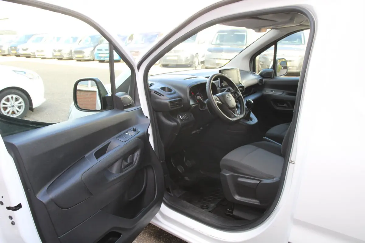 1.5D 102Pk Edition / Navi / Carplay / Multi stuur