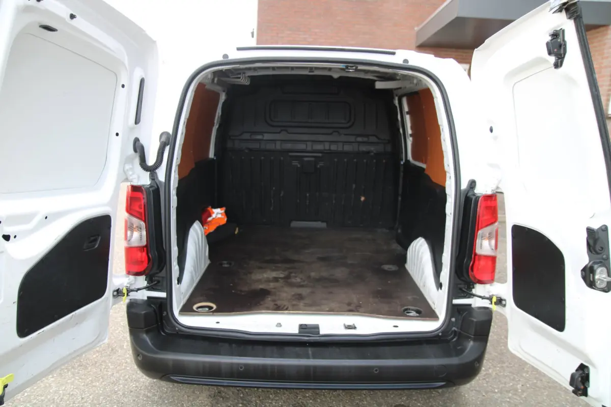 1.5D 102Pk Edition / Navi / Carplay / Multi stuur