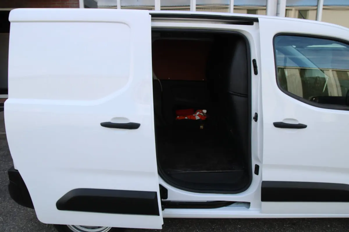 1.5D 102Pk Edition / Navi / Carplay / Multi stuur