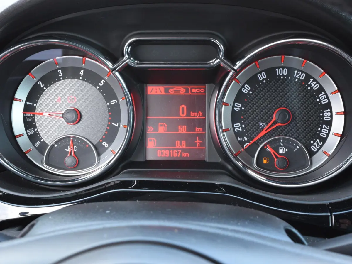 1.0 Turbo Rocks BlitZ | 90 PK | STOELVERWARMING | STUURVERWARMING | NAVI | CARPLAY | CLIMATE CONTROL | 39.166 KM!