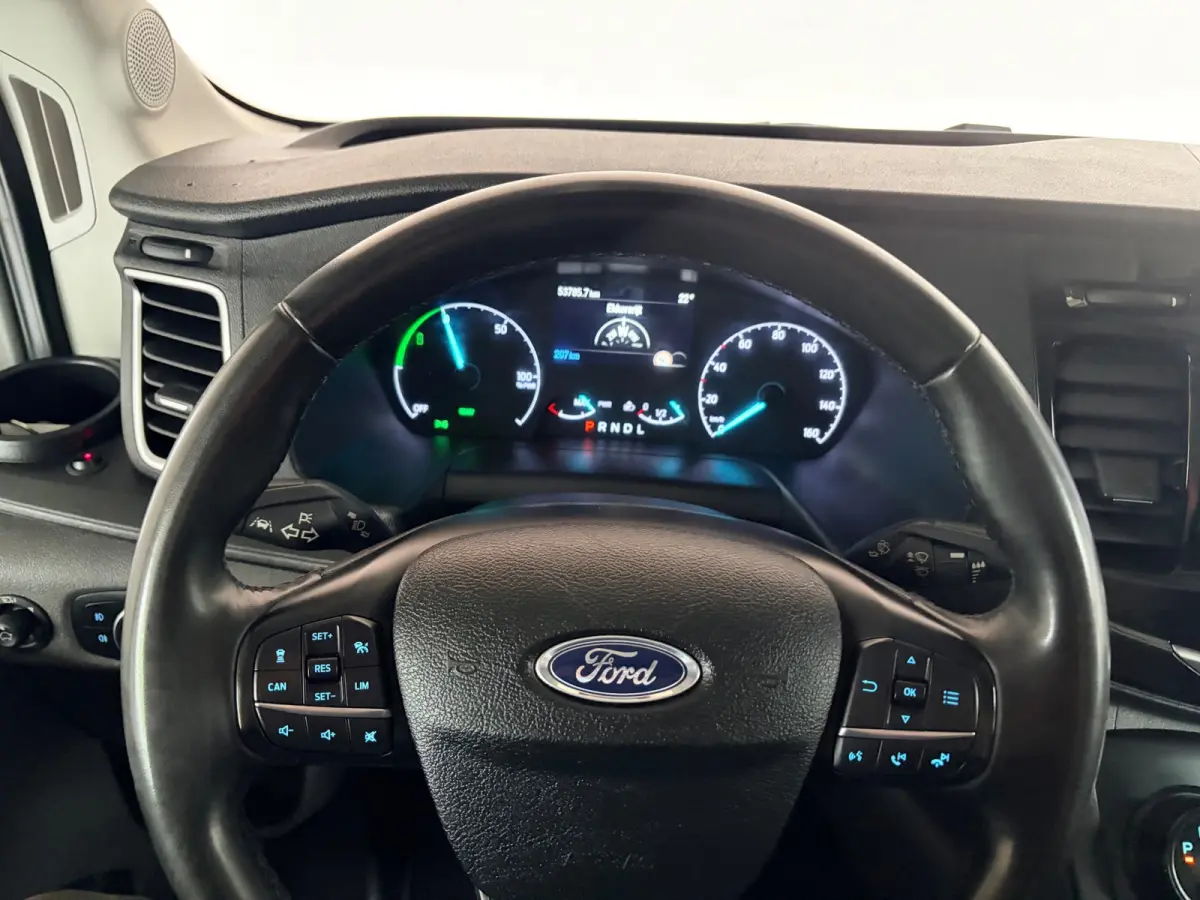 SERVICEWAGEN ELEKTRISCH AUTOMAAT 350 L2H2 Trend 68 kWh BOTT INRICHTING, V230 OMVORMER, RIJKLAARPRIJS!