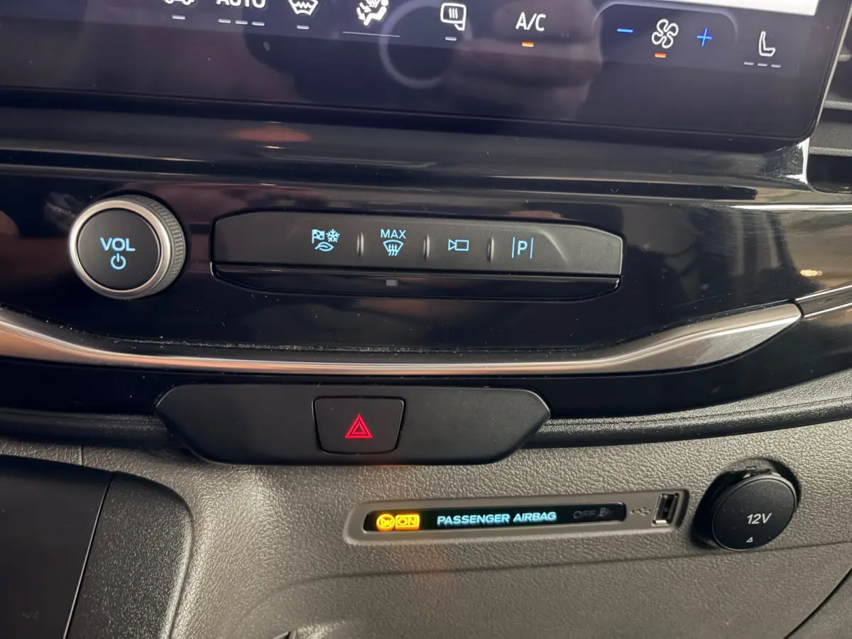 SERVICEWAGEN ELEKTRISCH AUTOMAAT 350 L2H2 Trend 68 kWh BOTT INRICHTING, V230 OMVORMER, RIJKLAARPRIJS!