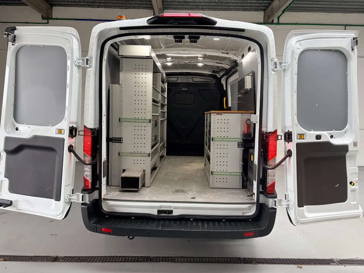 SERVICEWAGEN ELEKTRISCH AUTOMAAT 350 L2H2 Trend 68 kWh BOTT INRICHTING, V230 OMVORMER, RIJKLAARPRIJS!