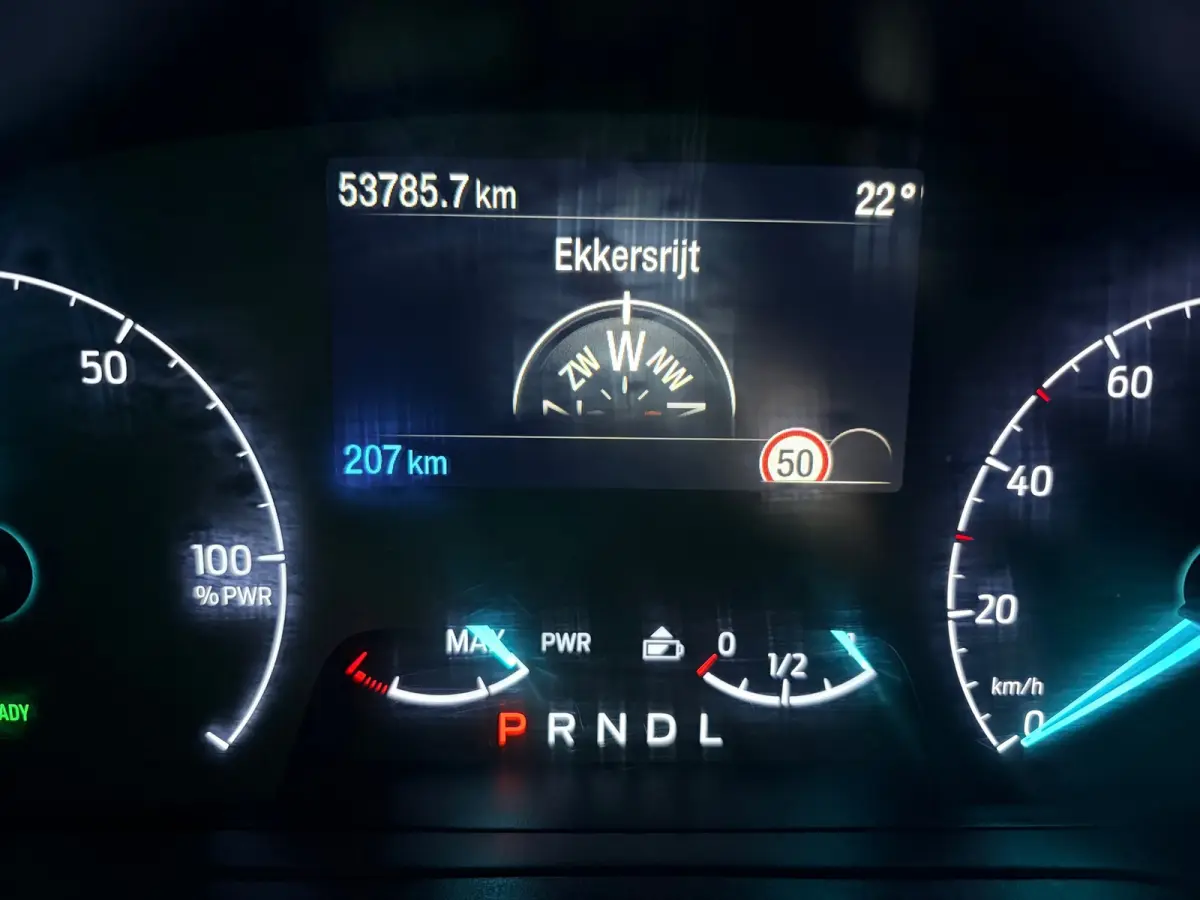 SERVICEWAGEN ELEKTRISCH AUTOMAAT 350 L2H2 Trend 68 kWh BOTT INRICHTING, V230 OMVORMER, RIJKLAARPRIJS!