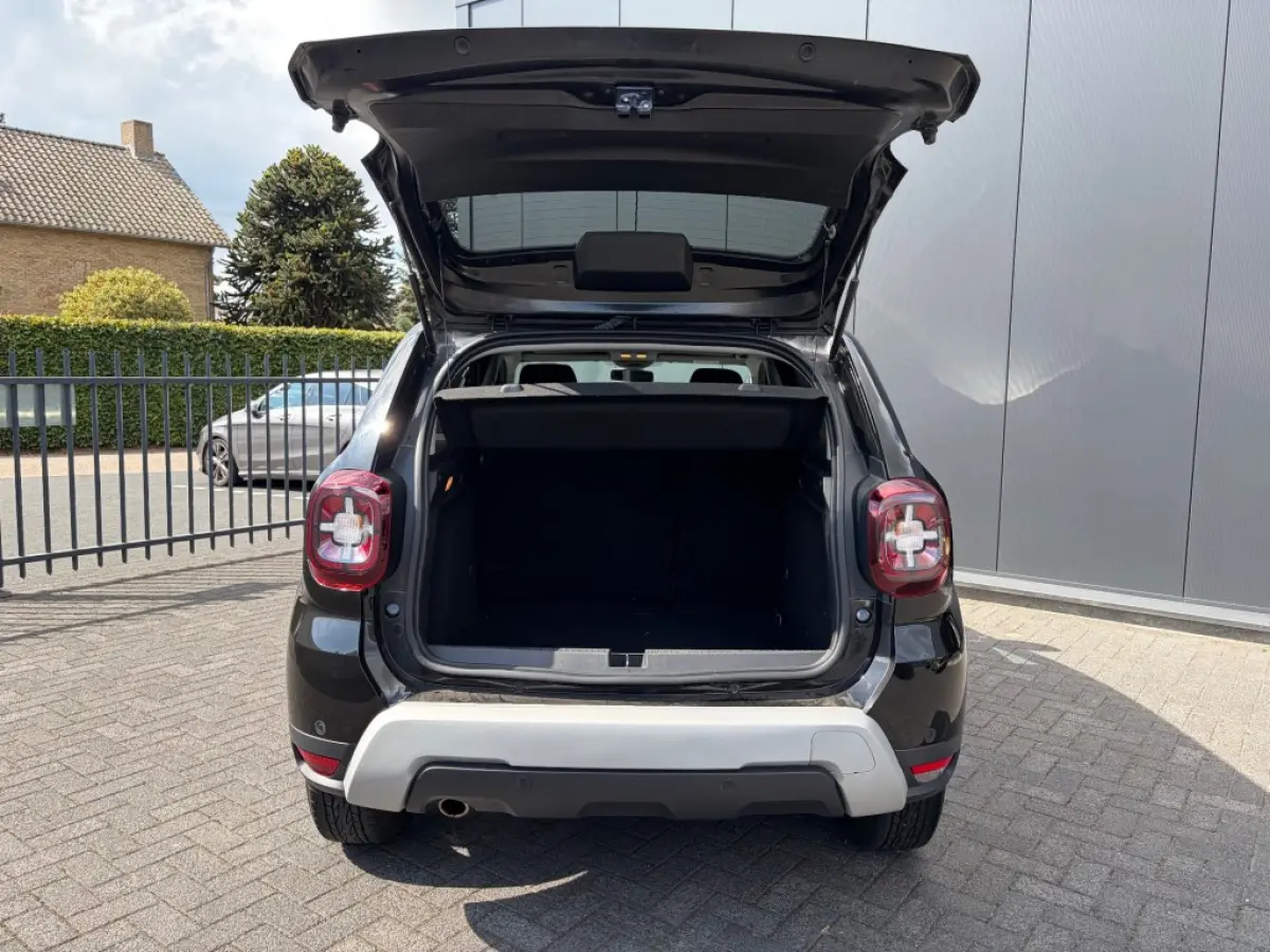 1.6 Comfort Navi Cruise Camera PDC Hoge instap 4-Seizoensbanden