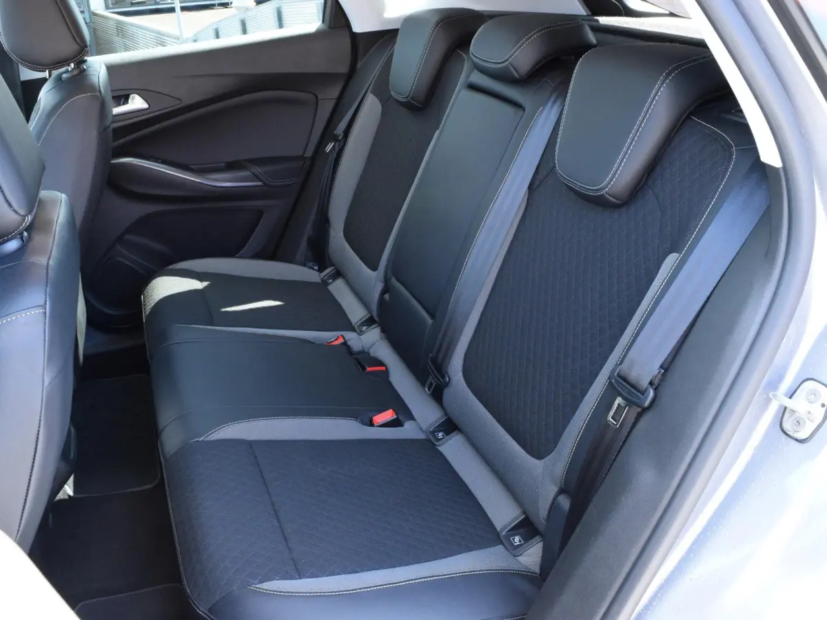 1.2 Turbo Innovation | AUTOMAAT | 130 PK | TREKHAAK | PARKEERSENSOREN MET CAMERA | CLIMATE CONTROL | NAVI | 53.544 KM