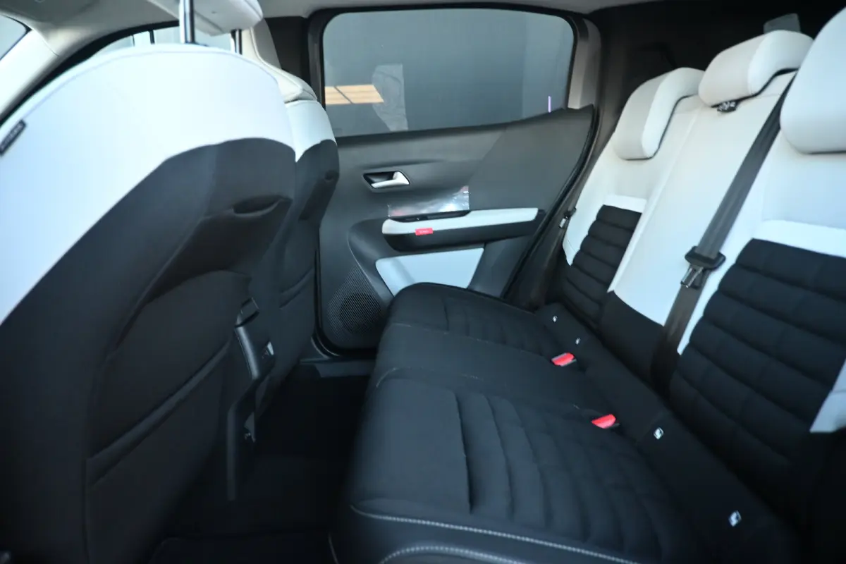 Max 113pk Extended Range 54 kWh DEMO-DEAL! Tot 8 jaar Garantie! | Navi by App | Full Led | Elektr. Ramen Voor & Achter | Cruise control | DAB | Comfort stoelen |