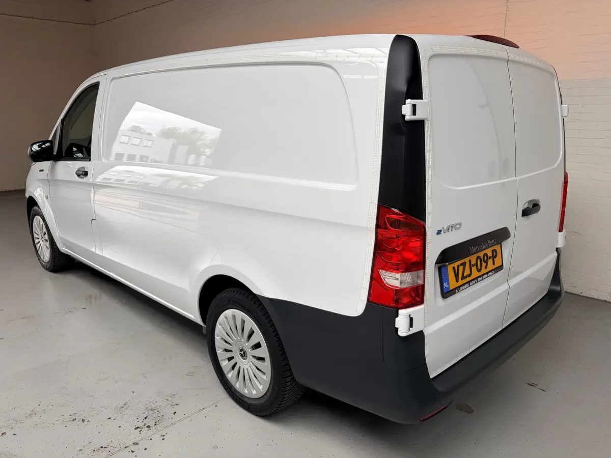 Elektrisch Servicewagen Automaat Lang 66 kWh L2H1 3 Persoons BOTT Inrichting RIJKLAARPRIJS!