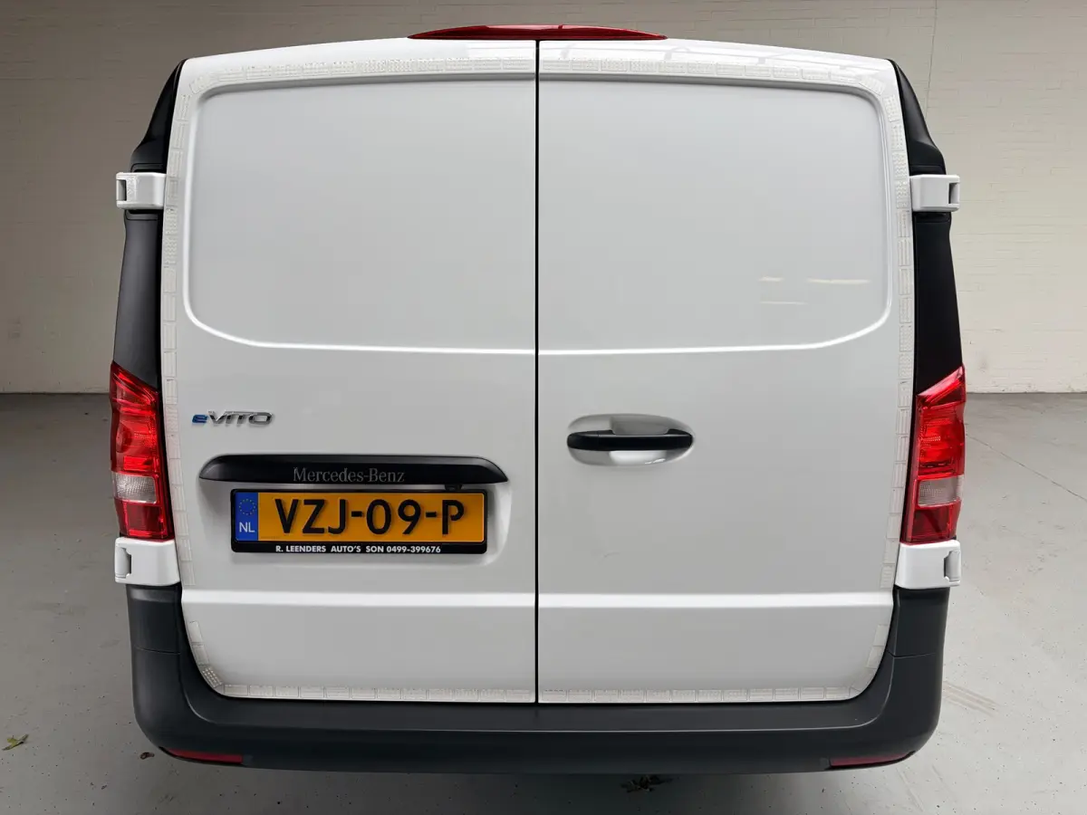 Elektrisch Servicewagen Automaat Lang 66 kWh L2H1 3 Persoons BOTT Inrichting RIJKLAARPRIJS!