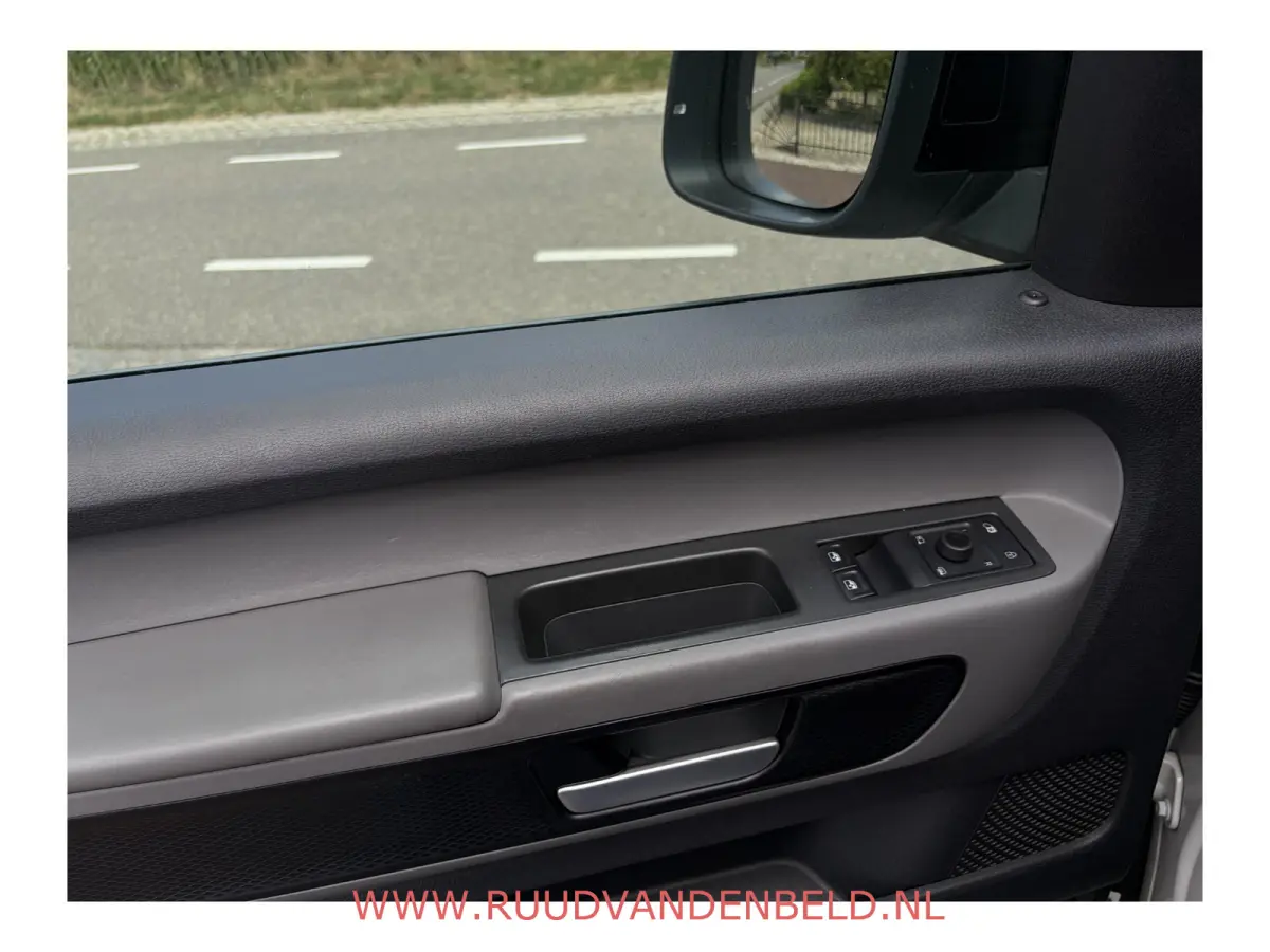 77kWh 96%SOH ! 3-ZITS // ADAP.CRUISE // 19-INCH // CAMERA // CARPLAY