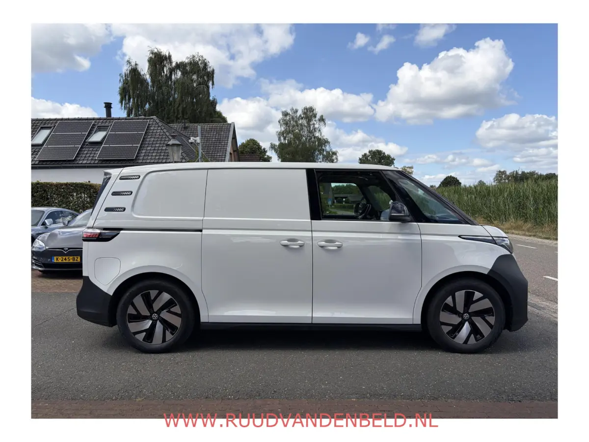 77kWh 96%SOH ! 3-ZITS // ADAP.CRUISE // 19-INCH // CAMERA // CARPLAY
