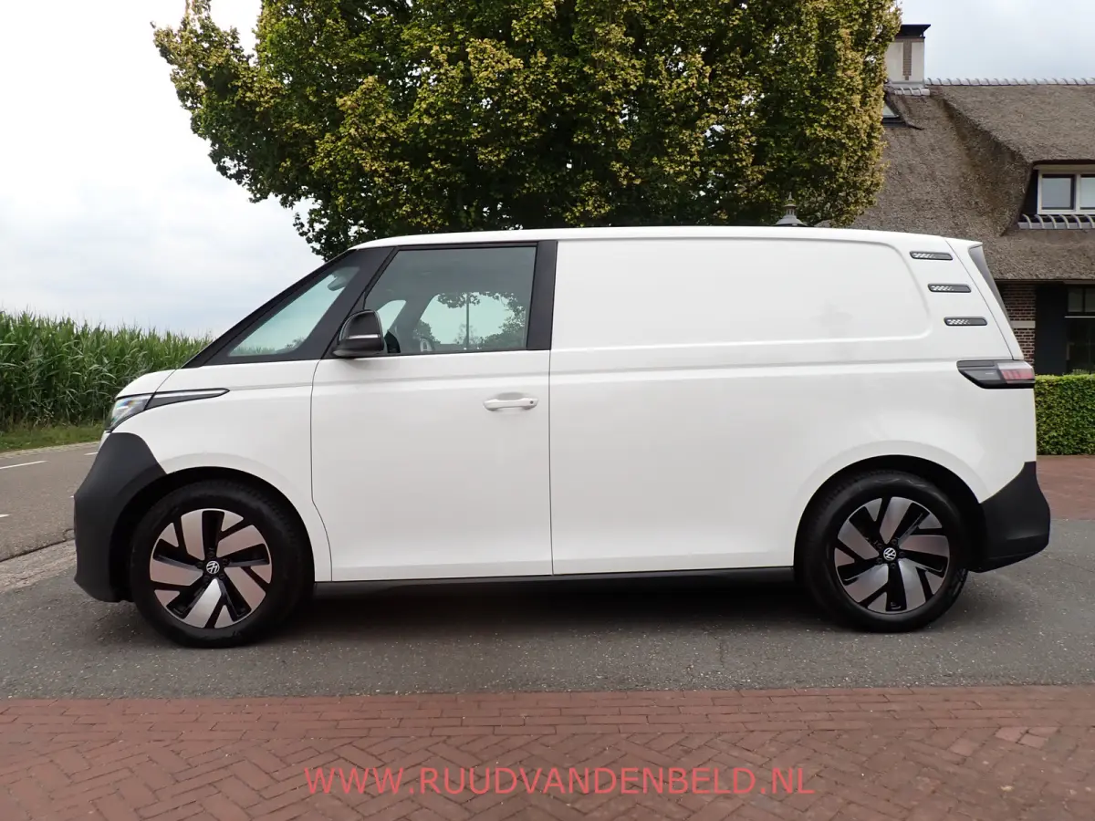 77kWh 96%SOH ! 3-ZITS // ADAP.CRUISE // 19-INCH // CAMERA // CARPLAY