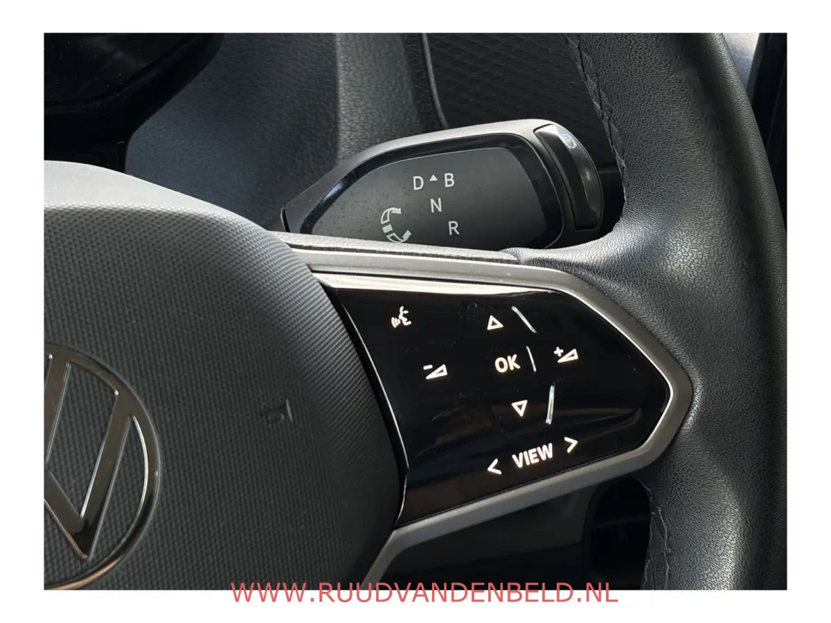 77kWh 96%SOH ! 3-ZITS // ADAP.CRUISE // 19-INCH // CAMERA // CARPLAY