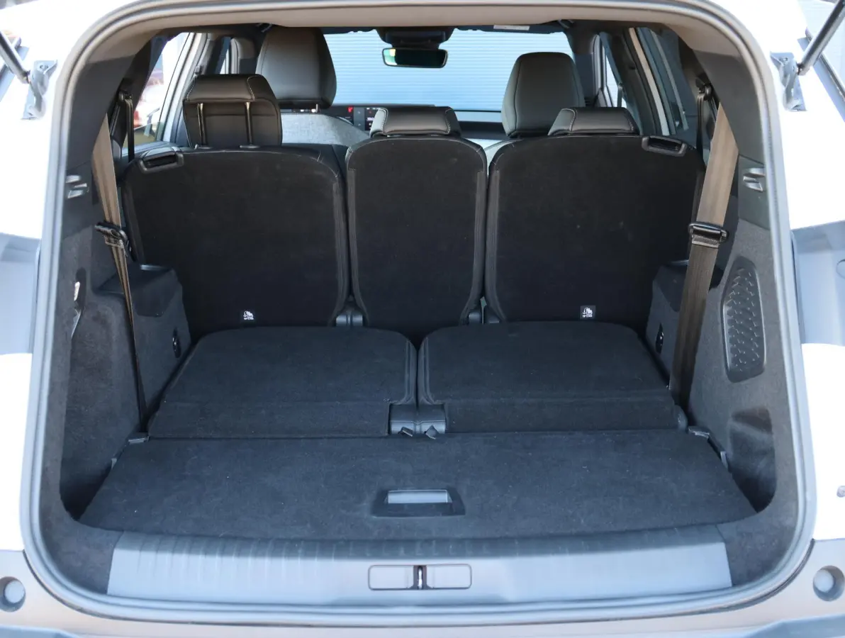 1.2 Allure Hybrid 145 Camera | Keyless | Climate Control | Navigatie Apple Carplay & Android Auto | 7 Persoons | 19" LMV