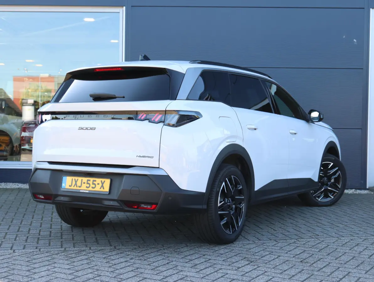 1.2 Allure Hybrid 145 Camera | Keyless | Climate Control | Navigatie Apple Carplay & Android Auto | 7 Persoons | 19" LMV