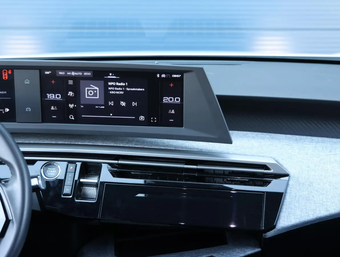 1.2 Allure Hybrid 145 Camera | Keyless | Climate Control | Navigatie Apple Carplay & Android Auto | 7 Persoons | 19" LMV