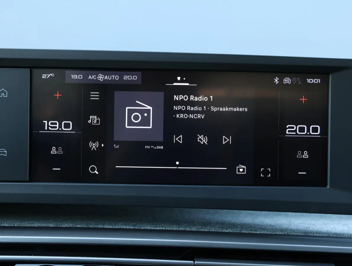 1.2 Allure Hybrid 145 Camera | Keyless | Climate Control | Navigatie Apple Carplay & Android Auto | 7 Persoons | 19" LMV