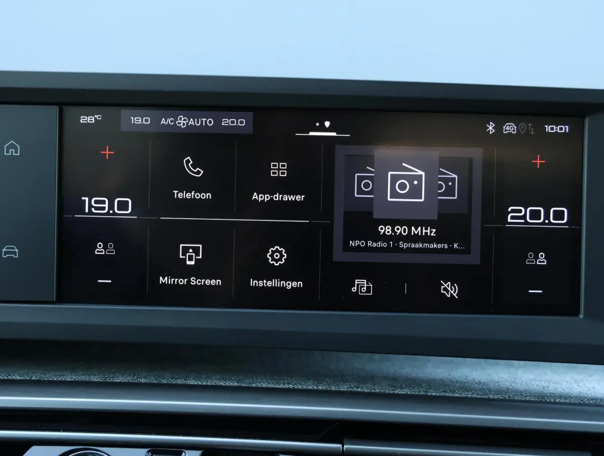 1.2 Allure Hybrid 145 Camera | Keyless | Climate Control | Navigatie Apple Carplay & Android Auto | 7 Persoons | 19" LMV
